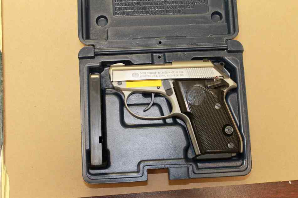 Beretta 3032 Tomcat - 32 acp