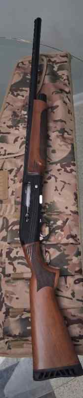 Semi auto 28" barrel 12g shotgun